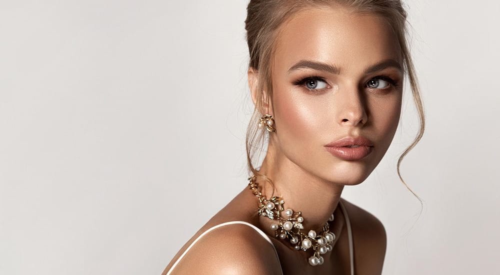 Najnowsze trendy w biżuterii 2025